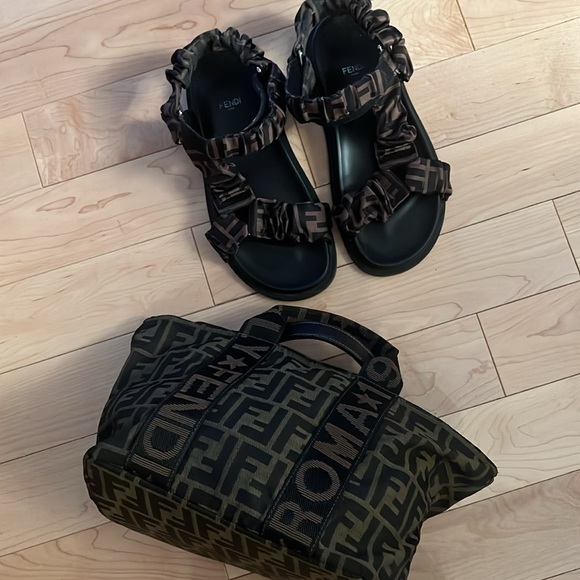 FENDI BUNDLE A Bag and Sandals Size 8.5 - Picture 7 of 9